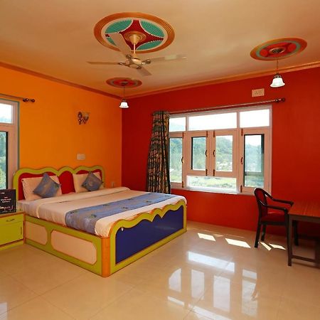 Super Oyo Hotel El Classics Сринагар Экстерьер фото